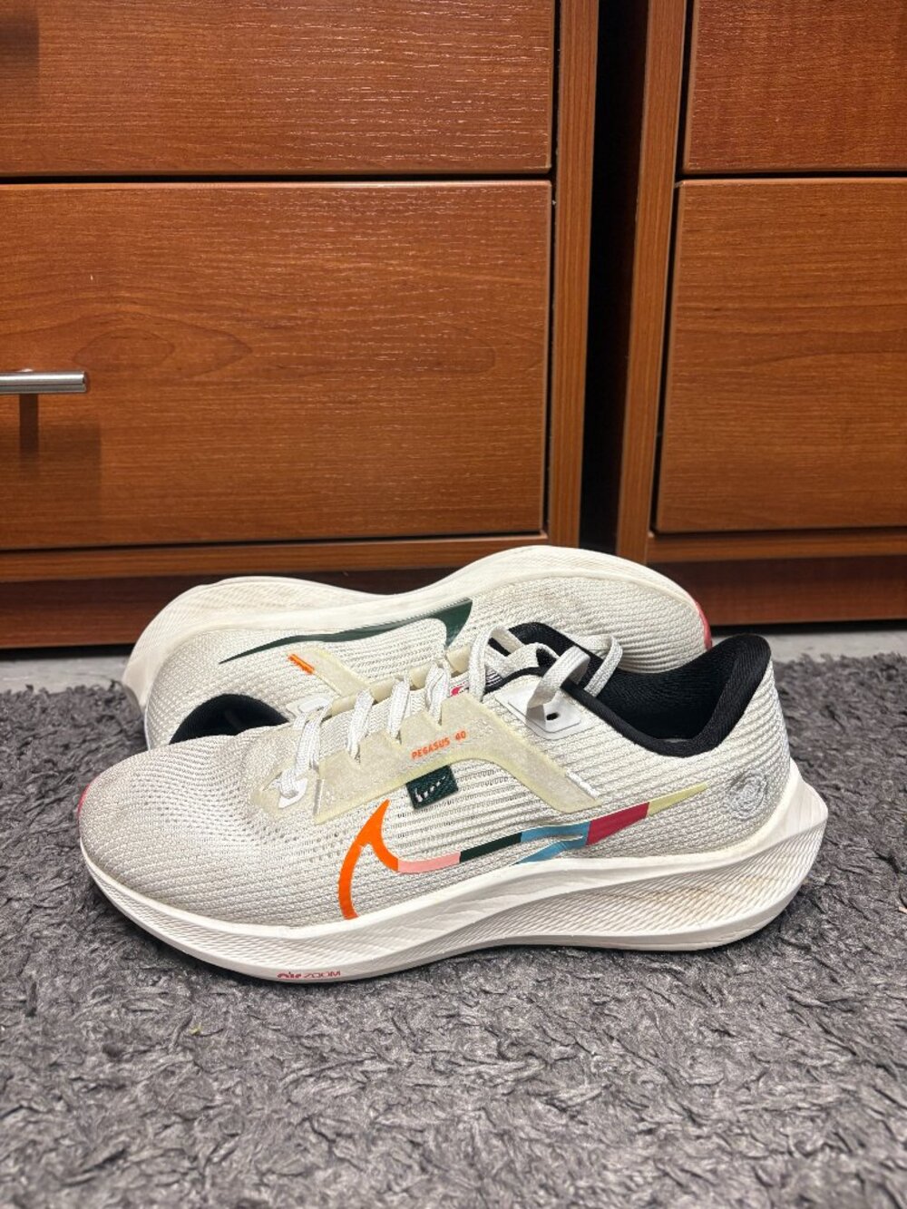 Nike Women's Air Zoom Pegasus 40 SE White Multicolor Pale Ivory FJ1051-100 Sz 9